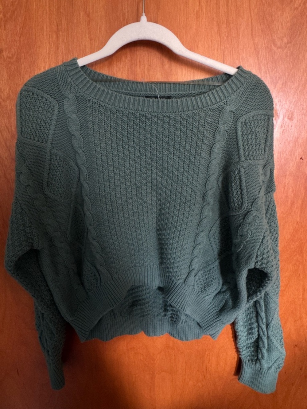 Cozy Cable-Knit Crewneck Sweater - Green
